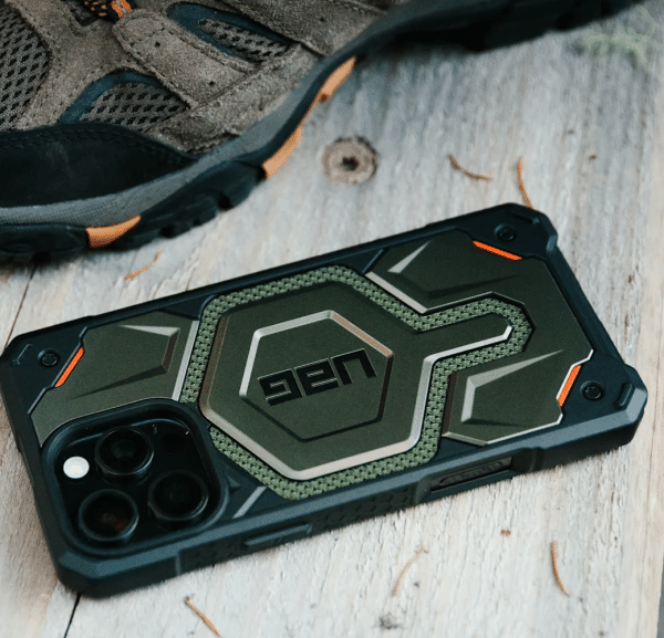 MONARCH PRO KEVLAR® IPHONE 13-16 PRO MAX CASE - Kevlar Element Green
