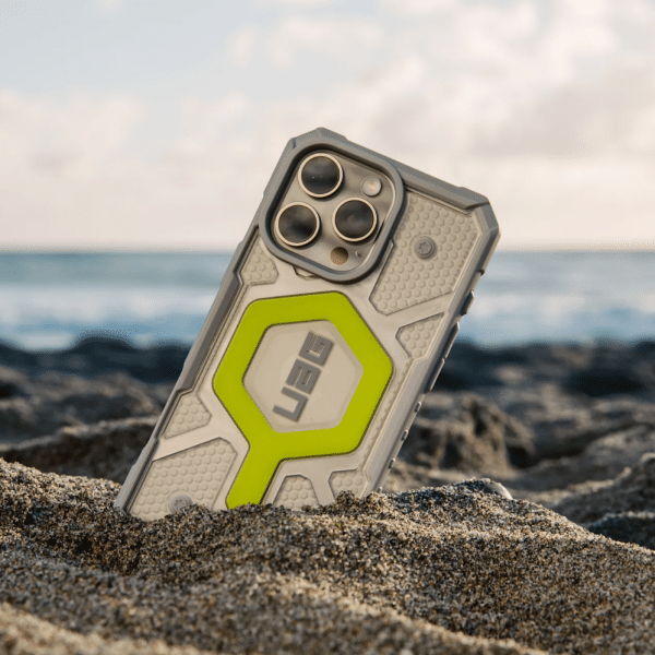 PATHFINDER CLEAR IPHONE 11 - 16 PRO MAX CASE - Neon